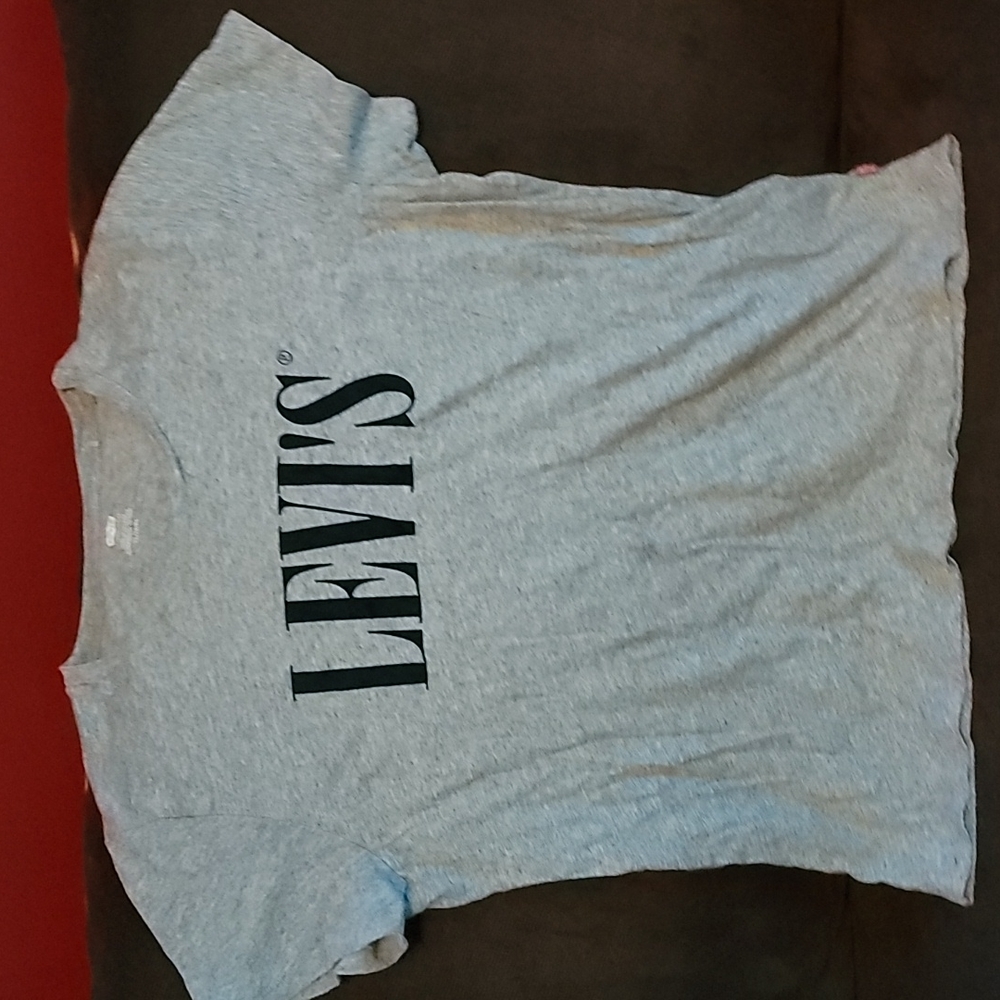 Sale🎊3 items for $15 Levis t-shirt